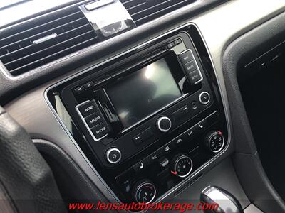 2014 Volkswagen Passat 2.0L TDI SE   - Photo 14 - Tucson, AZ 85705