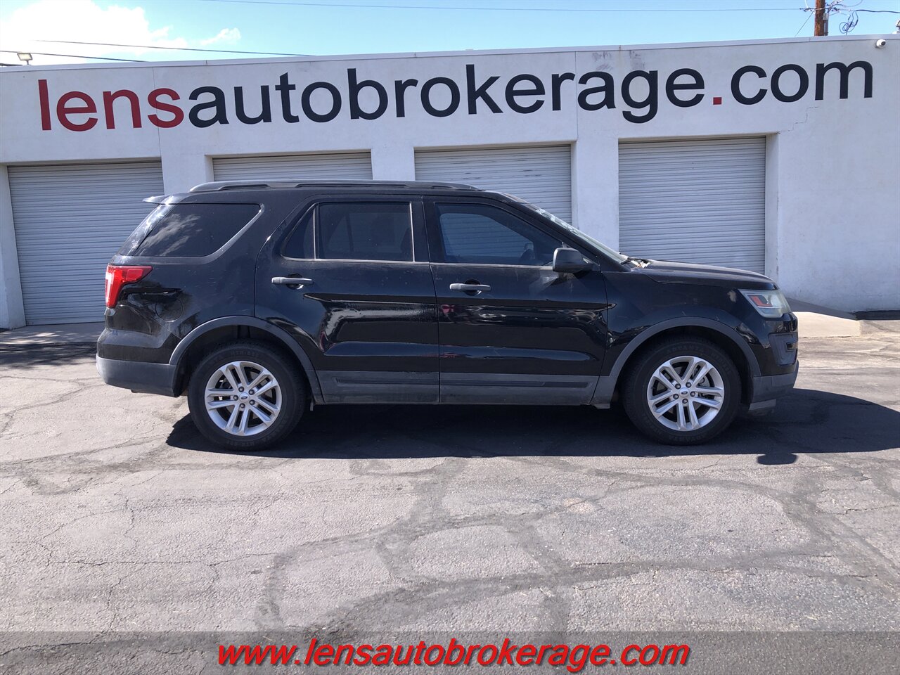 2016 Ford Explorer  *AS IS TRADE IN SPECIAL! - Photo 1 - Tucson, AZ 85705