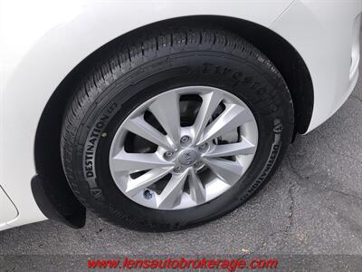 2016 Kia Sedona L  *Nothing Fancy...Just A Roomy Van! - Photo 24 - Tucson, AZ 85705