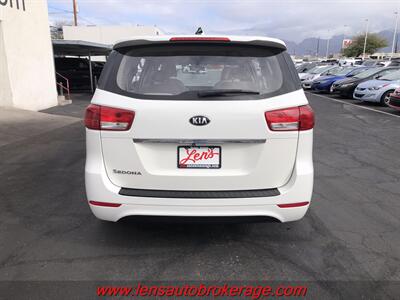 2016 Kia Sedona L  *Nothing Fancy...Just A Roomy Van! - Photo 7 - Tucson, AZ 85705