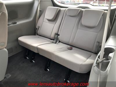 2016 Kia Sedona L  *Nothing Fancy...Just A Roomy Van! - Photo 17 - Tucson, AZ 85705