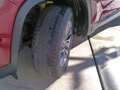 2019 Jeep Cherokee Latitude Plus   - Photo 15 - Tucson, AZ 85716