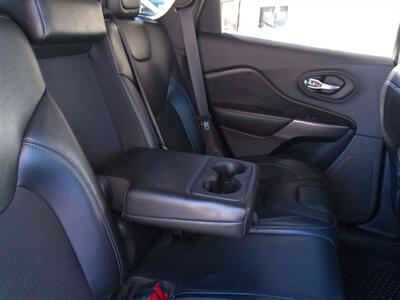 2019 Jeep Cherokee Latitude Plus   - Photo 20 - Tucson, AZ 85716