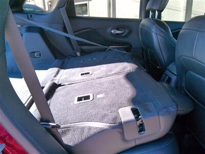 2019 Jeep Cherokee Latitude Plus   - Photo 23 - Tucson, AZ 85716