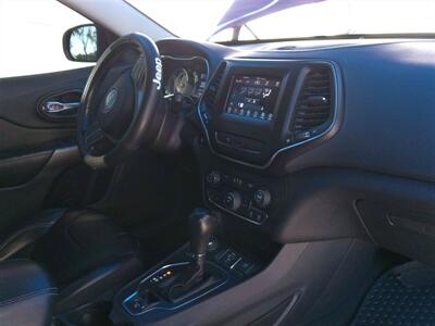 2019 Jeep Cherokee Latitude Plus   - Photo 18 - Tucson, AZ 85716