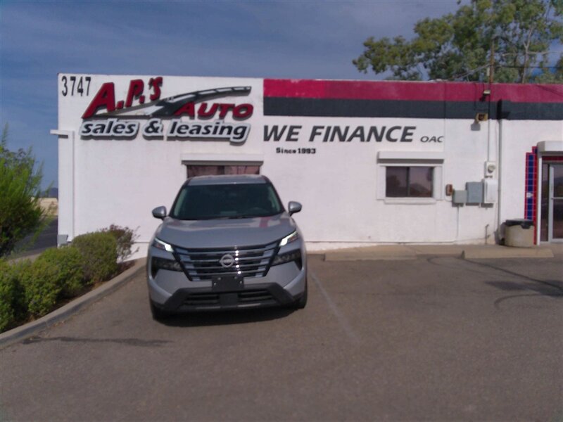 2025 Nissan Rogue SV   - Photo 1 - Tucson, AZ 85716