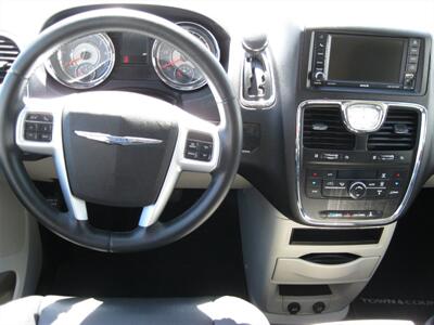 2014 Chrysler Town & Country Touring   - Photo 8 - Tucson, AZ 85716