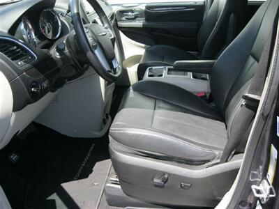 2014 Chrysler Town & Country Touring   - Photo 27 - Tucson, AZ 85716