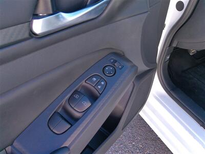 2025 Nissan Altima 2.5 SV   - Photo 3 - Tucson, AZ 85716