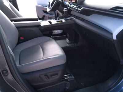 2025 Toyota Sienna XLE 7-Passenger   - Photo 11 - Tucson, AZ 85716