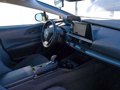 2025 Toyota Prius LE   - Photo 19 - Tucson, AZ 85716