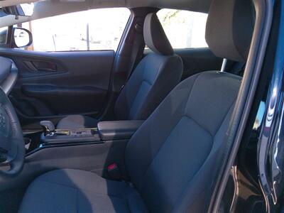 2025 Toyota Prius LE   - Photo 15 - Tucson, AZ 85716