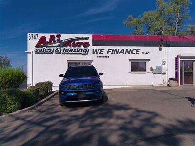 2025 Jeep Compass Limited   - Photo 2 - Tucson, AZ 85716