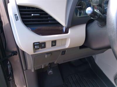 2015 Toyota Sienna XLE 8-Passenger   - Photo 17 - Tucson, AZ 85716