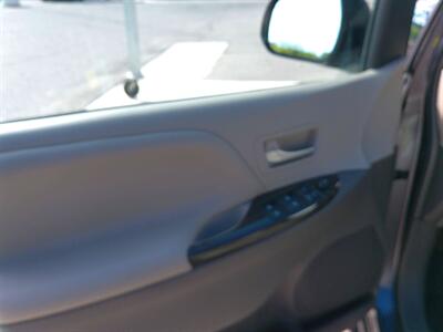 2015 Toyota Sienna XLE 8-Passenger   - Photo 20 - Tucson, AZ 85716