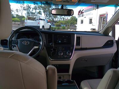 2015 Toyota Sienna XLE 8-Passenger   - Photo 15 - Tucson, AZ 85716