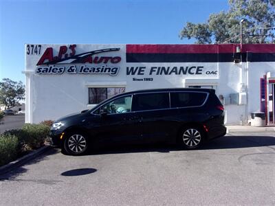 2023 Chrysler Pacifica Plug-In Hybrid Touring L   - Photo 6 - Tucson, AZ 85716