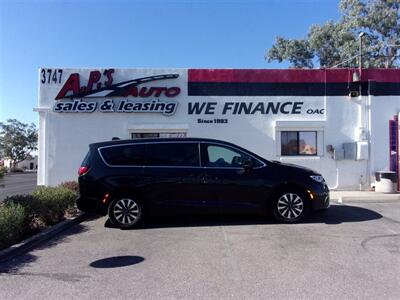 2023 Chrysler Pacifica Plug-In Hybrid Touring L   - Photo 3 - Tucson, AZ 85716