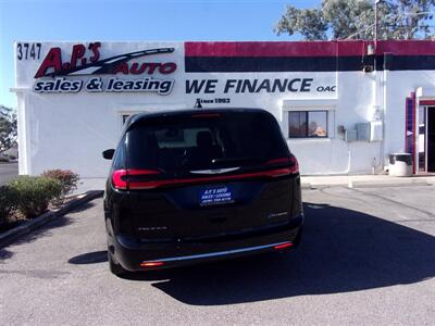 2023 Chrysler Pacifica Plug-In Hybrid Touring L   - Photo 8 - Tucson, AZ 85716