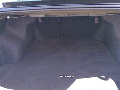 2025 Nissan Altima 2.5 SV   - Photo 10 - Tucson, AZ 85716