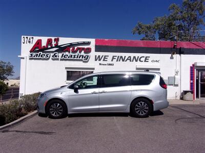 2023 Chrysler Pacifica Plug-In Hybrid Touring L   - Photo 6 - Tucson, AZ 85716