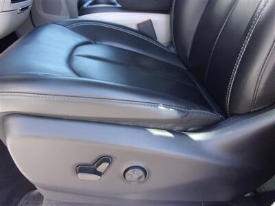 2023 Chrysler Pacifica Plug-In Hybrid Touring L   - Photo 14 - Tucson, AZ 85716