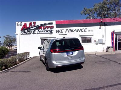 2023 Chrysler Pacifica Plug-In Hybrid Touring L   - Photo 7 - Tucson, AZ 85716
