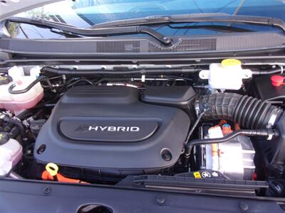 2023 Chrysler Pacifica Plug-In Hybrid Touring L   - Photo 22 - Tucson, AZ 85716