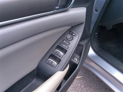 2020 Honda Accord LX   - Photo 8 - Tucson, AZ 85716