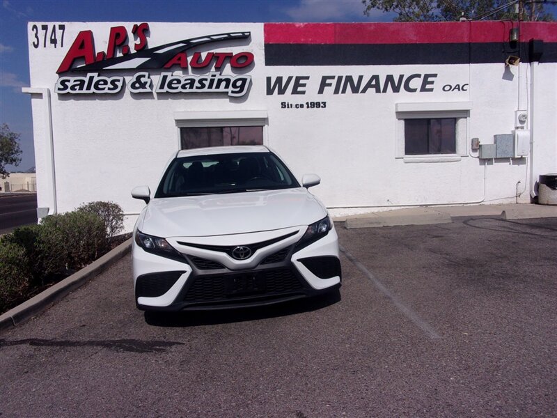 2023 Toyota Camry SE photo 2