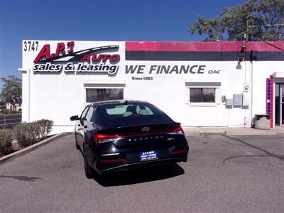 2024 Hyundai ELANTRA Limited   - Photo 3 - Tucson, AZ 85716