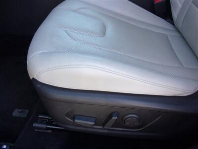 2024 Hyundai ELANTRA Limited   - Photo 11 - Tucson, AZ 85716