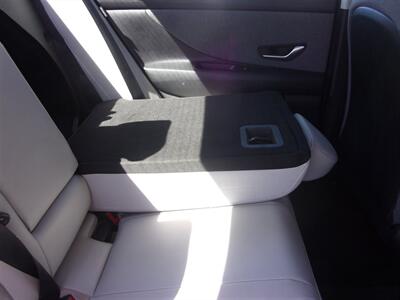 2024 Hyundai ELANTRA Limited   - Photo 22 - Tucson, AZ 85716