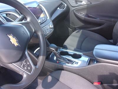 2025 Chevrolet Malibu LT   - Photo 16 - Tucson, AZ 85716