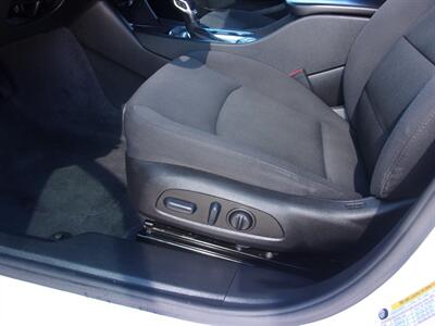 2025 Chevrolet Malibu LT   - Photo 4 - Tucson, AZ 85716
