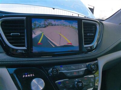 2024 Chrysler Pacifica Plug-In Hybrid Select   - Photo 14 - Tucson, AZ 85716