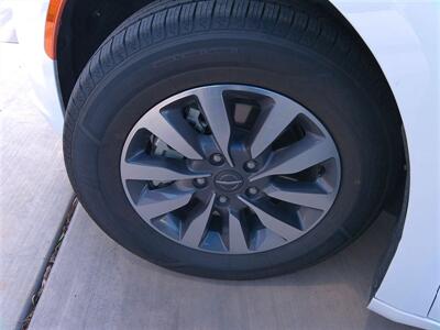 2024 Chrysler Pacifica Plug-In Hybrid Select   - Photo 28 - Tucson, AZ 85716