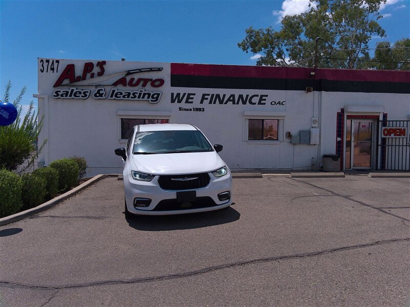 2024 Chrysler Pacifica Plug-In Hybrid Select   - Photo 1 - Tucson, AZ 85716