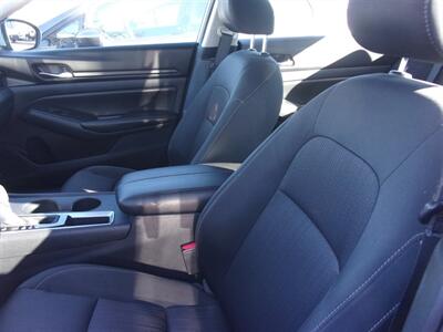 2024 Nissan Altima 2.5 SV   - Photo 6 - Tucson, AZ 85716