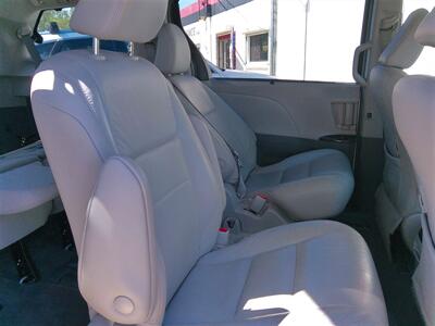 2018 Toyota Sienna XLE 7-Passenger Auto   - Photo 18 - Tucson, AZ 85716