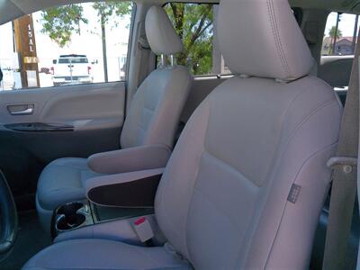 2018 Toyota Sienna XLE 7-Passenger Auto   - Photo 10 - Tucson, AZ 85716