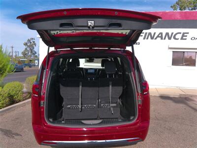2025 Chrysler Pacifica Select   - Photo 11 - Tucson, AZ 85716