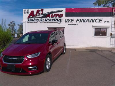 2025 Chrysler Pacifica Select   - Photo 2 - Tucson, AZ 85716