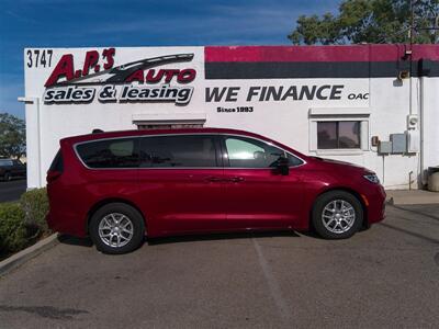 2025 Chrysler Pacifica Select   - Photo 3 - Tucson, AZ 85716