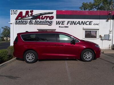 2025 Chrysler Pacifica Select   - Photo 4 - Tucson, AZ 85716
