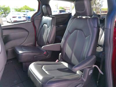 2025 Chrysler Pacifica Select   - Photo 18 - Tucson, AZ 85716