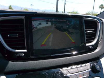2023 Chrysler Pacifica Touring L   - Photo 10 - Tucson, AZ 85716
