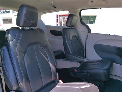 2023 Chrysler Pacifica Touring L   - Photo 18 - Tucson, AZ 85716
