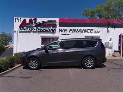 2023 Chrysler Pacifica Touring L   - Photo 5 - Tucson, AZ 85716