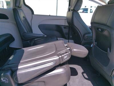 2023 Chrysler Pacifica Touring L   - Photo 19 - Tucson, AZ 85716